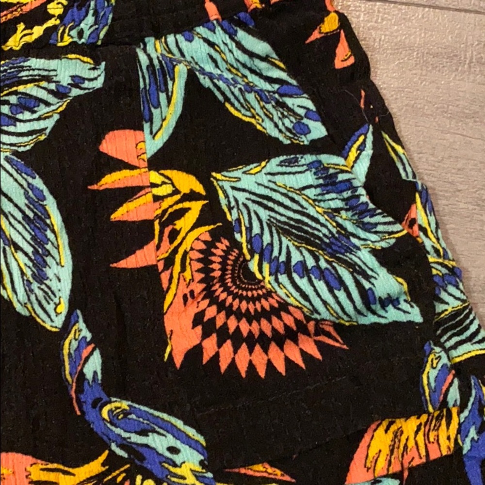 Volcom soft shorts - Picture 2 of 2